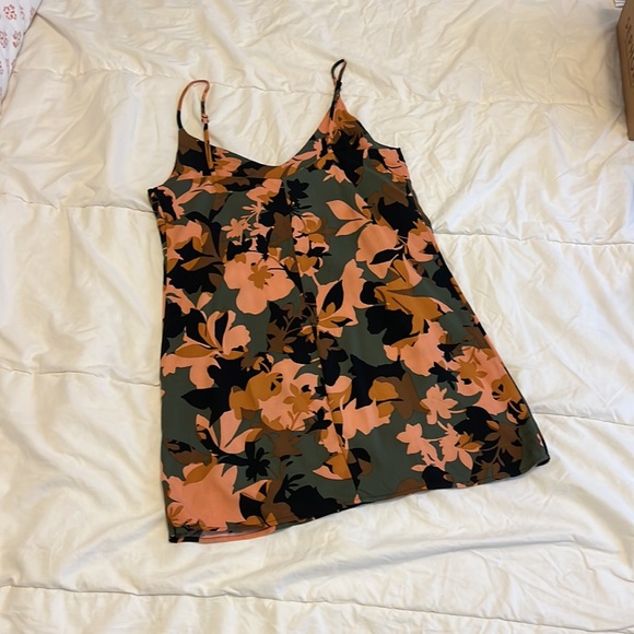 • Floral Mini Dress • - Picture 7 of 7